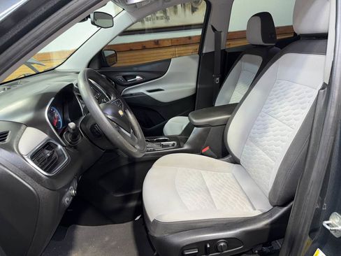 Used 2020 Chevrolet Equinox LS image 16