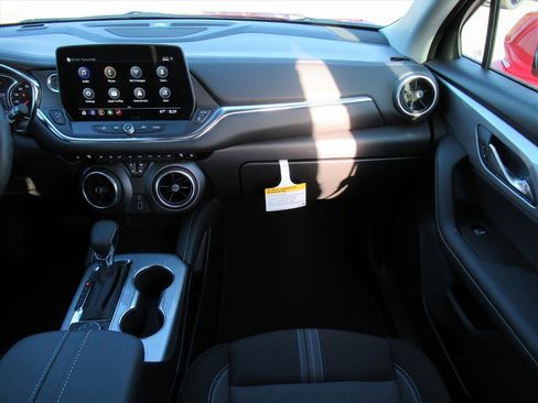 New 2025 Chevrolet Blazer LT image 13