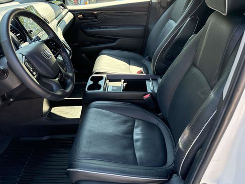 Used 2024 Honda Odyssey Elite image 14