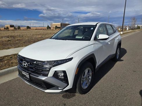 New 2026 Hyundai Tucson SE image 1