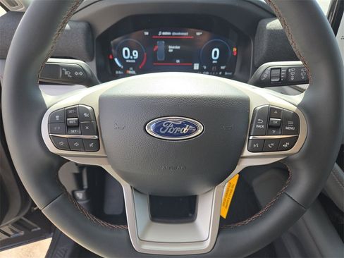 New 2025 Ford Explorer Active image 12