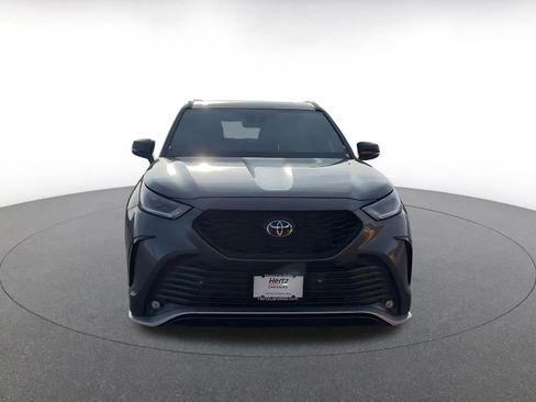 Used 2025 Toyota Highlander XSE image 4