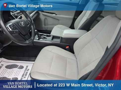 Used 2017 Toyota Camry SE FWD image 10