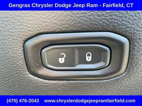 Used 2021 Jeep Wrangler Unlimited Sahara AWD/4WD image 18
