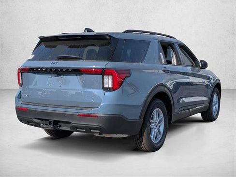 New 2026 Ford Explorer Active RWD image 2