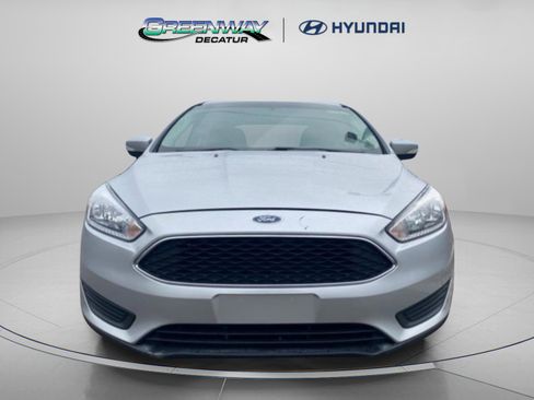 Used 2017 Ford Focus SE image 2