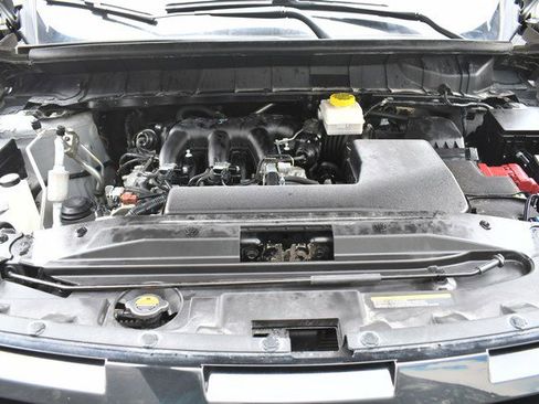 Used 2024 Nissan Pathfinder S AWD/4WD image 30