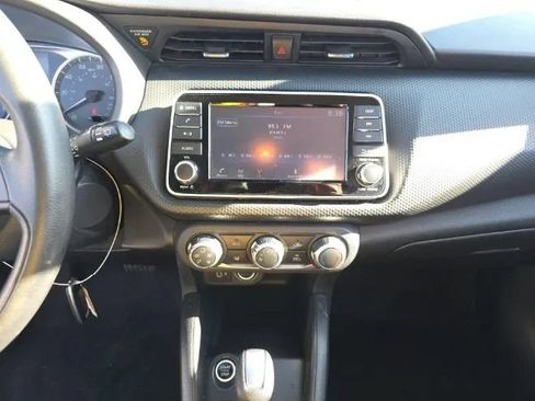 Used 2023 Nissan Kicks S FWD image 10