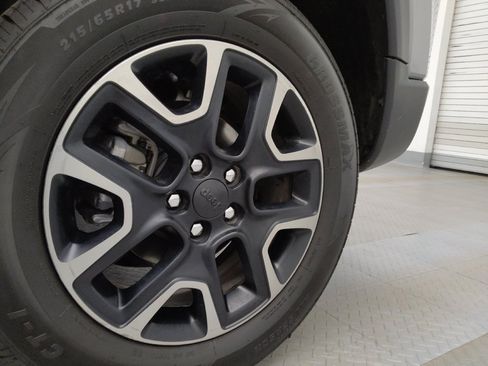Used 2019 Jeep Compass Trailhawk AWD/4WD image 31