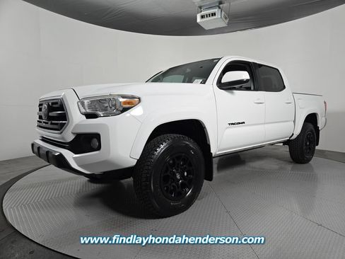 Used 2019 Toyota Tacoma SR5 AWD/4WD image 2