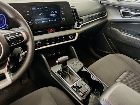 Used 2025 Kia Sportage LX image 25