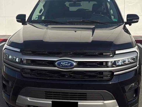 Used 2024 Ford Expedition XLT image 2