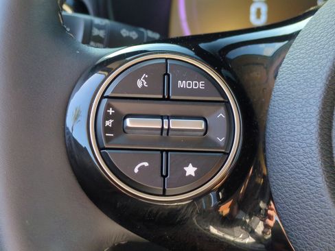 Used 2025 Kia Soul EX image 19