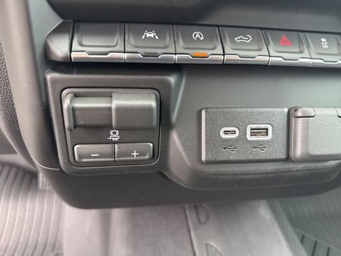 New 2026 Chevrolet Silverado 1500 Custom Trail Boss w/ LPO, Dark Essentials Package AWD/4WD image 21