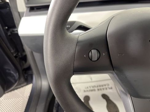 Used 2023 Tesla Model 3 Standard Range image 22