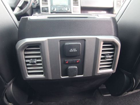 Used 2015 Ford F150 Platinum w/ Equipment Group 701A Luxury image 38