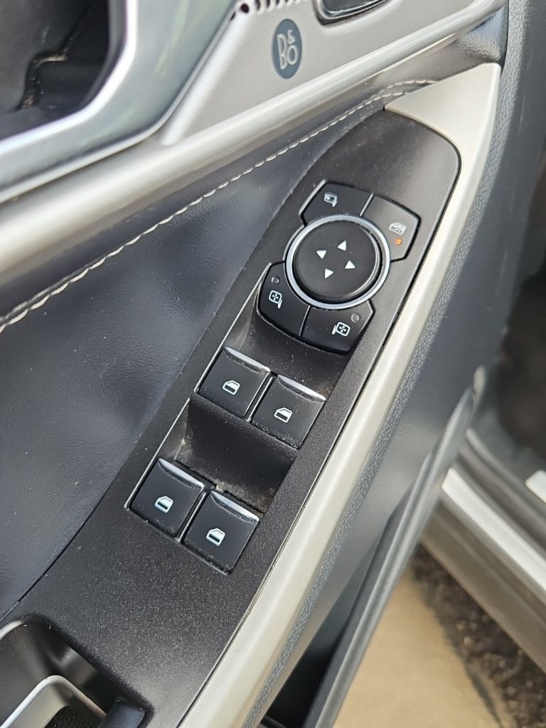 Used 2022 Ford Explorer Limited w/ Equipment Group 301A RWD image 28