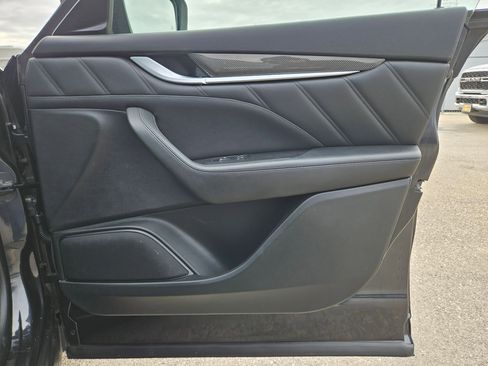 Used 2019 Maserati Levante S image 29