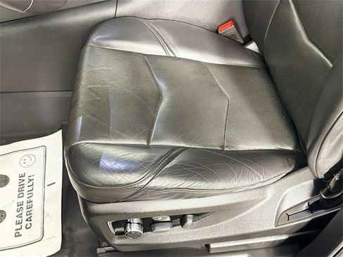 Used 2020 Cadillac Escalade Platinum image 19