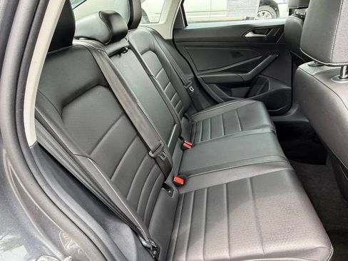 Used 2024 Volkswagen Jetta SE FWD image 17