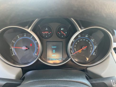 Used 2012 Chevrolet Cruze LS FWD image 38