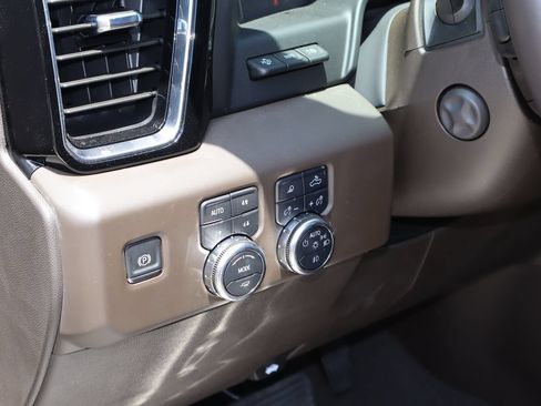 Used 2025 GMC Sierra 1500 Denali w/ Denali Reserve Package AWD/4WD image 25