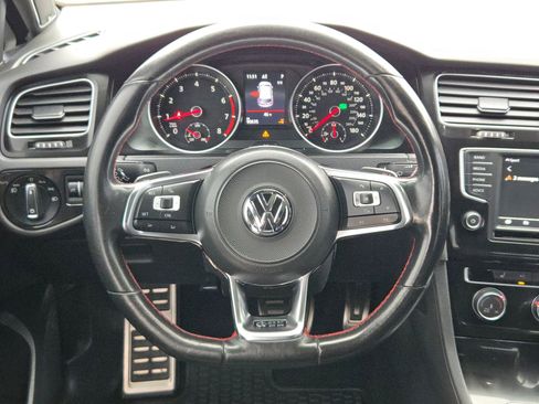 Used 2017 Volkswagen GTI SE image 20
