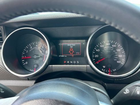 Used 2018 Ford Mustang Coupe RWD image 26