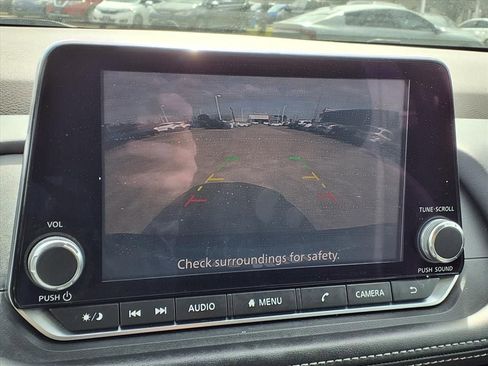 Used 2021 Nissan Rogue S image 19