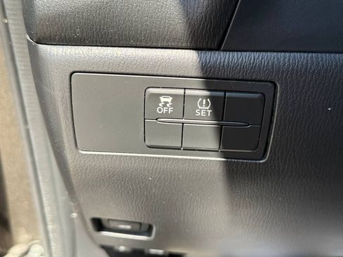 Used 2014 MAZDA MAZDA3 i Sport image 33