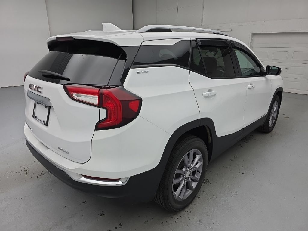 Used 2023 GMC Terrain SLT AWD/4WD image 12
