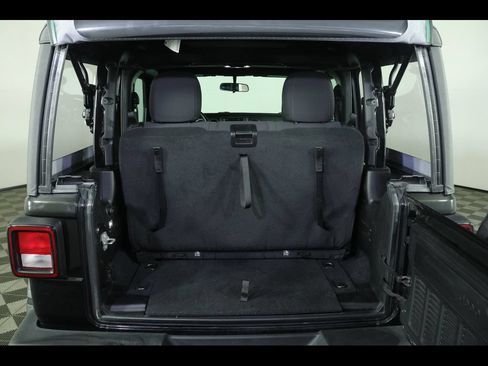 Used 2022 Jeep Wrangler Sport AWD/4WD image 12