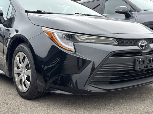 Used 2025 Toyota Corolla LE image 12