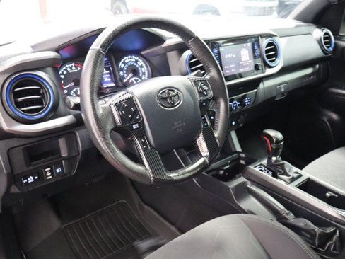 Used 2019 Toyota Tacoma TRD Off-Road AWD/4WD image 35