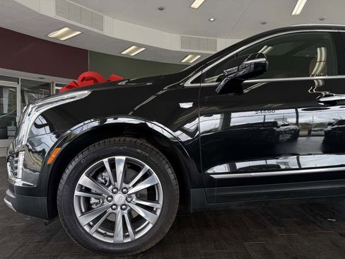Used 2025 Cadillac XT5 Premium Luxury w/ LPO, Floor Liner Package AWD/4WD image 20