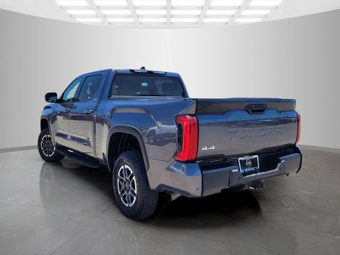 Used 2022 Toyota Tundra SR5 w/ SR5 Premium Package AWD/4WD image 6
