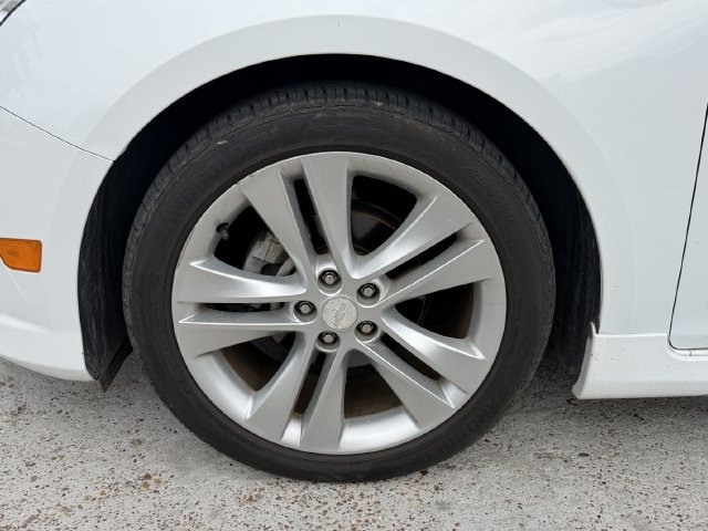 Used 2013 Chevrolet Cruze LTZ w/ RS Package FWD image 9