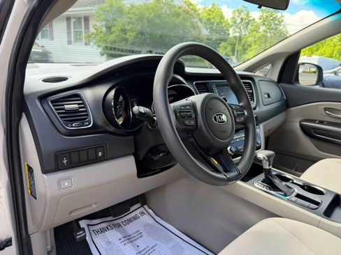 Used 2020 Kia Sedona LX FWD image 10
