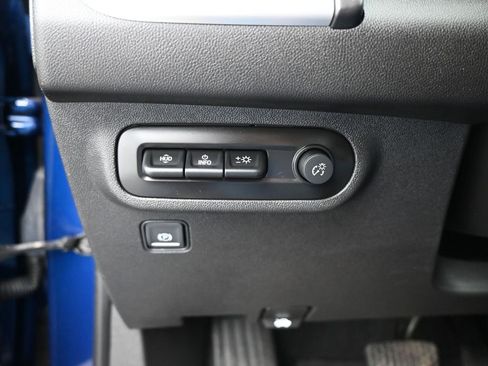 Used 2022 GMC Terrain SLT w/ Infotainment Package II image 19