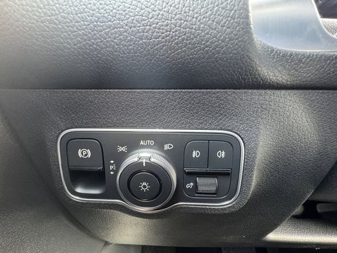 New 2026 Mercedes-Benz GLB 250 4MATIC image 16