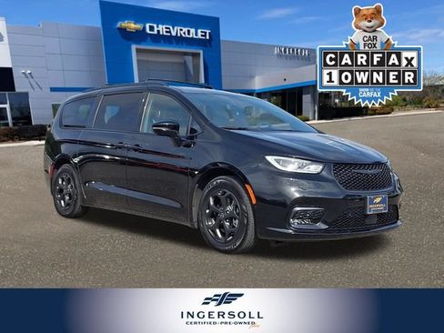 Used 2025 Chrysler Pacifica Premium FWD image 1
