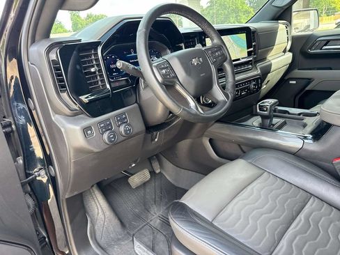 Used 2025 Chevrolet Silverado 1500 ZR2 w/ Dark Appearance Package AWD/4WD image 42
