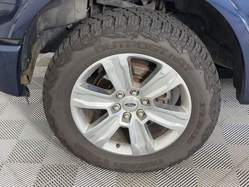 Used 2015 Ford F150 Platinum w/ Equipment Group 701A Luxury AWD/4WD image 8