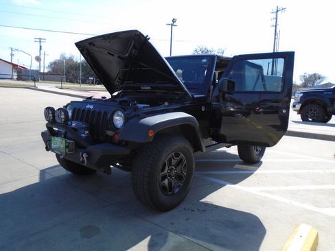 Used 2012 Jeep Wrangler Sport image 25