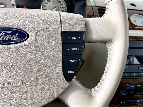 Used 2007 Ford Five Hundred Limited FWD image 10