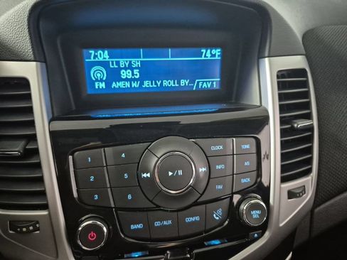 Used 2014 Chevrolet Cruze LT FWD image 11