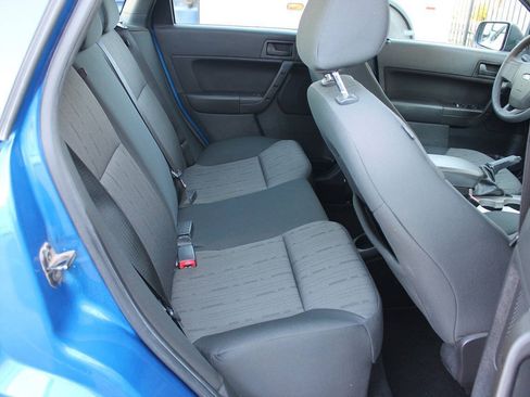 Used 2010 Ford Focus SE FWD image 27