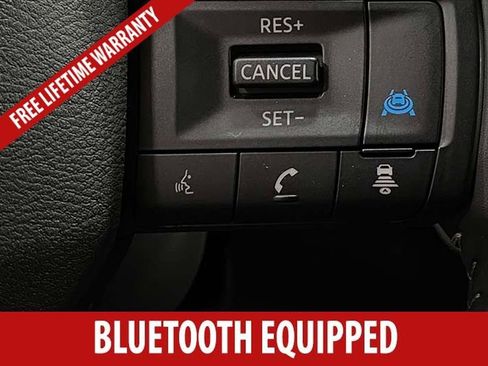 Used 2025 Nissan Rogue SV FWD image 11