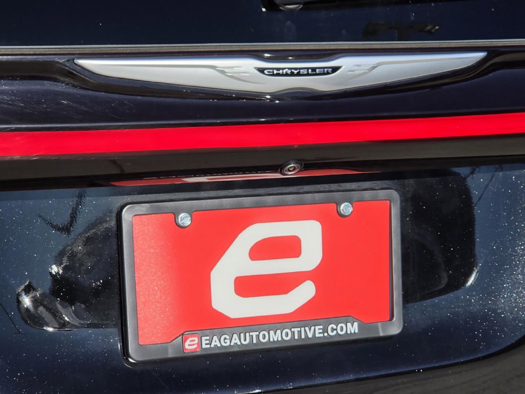 Used 2025 Chrysler Pacifica Select FWD image 44