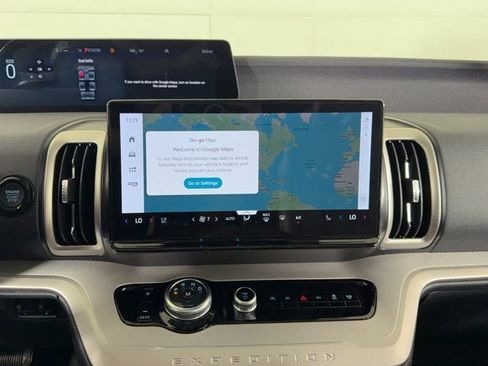 New 2026 Ford Expedition Active image 14